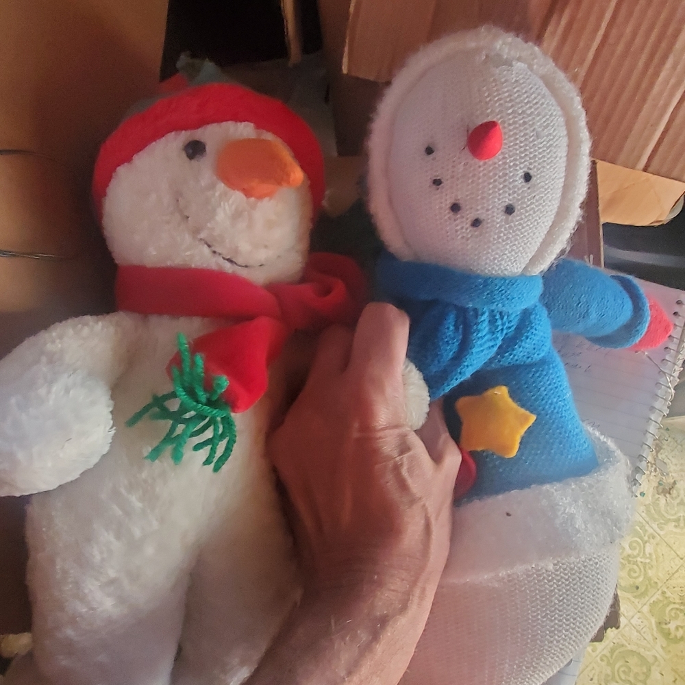 6 Christmas stuffed snowmans